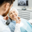 Adultos mayores y salud oral: opciones para recuperar dientes perdidos